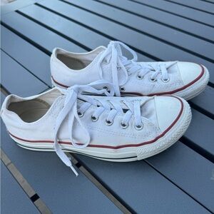 Converse Chuck Taylor Low-Top Sneakers white with Red Accents
